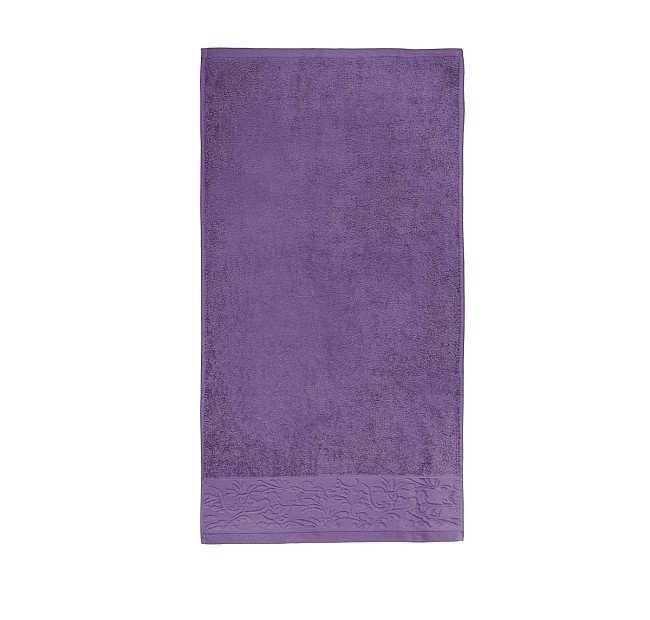 Стилна лилава хавлиена кърпа - Красива хавлиена кърпа с елегантен дизайн в лилав цвят, произведена от 100% памук, 600 гр/см2.