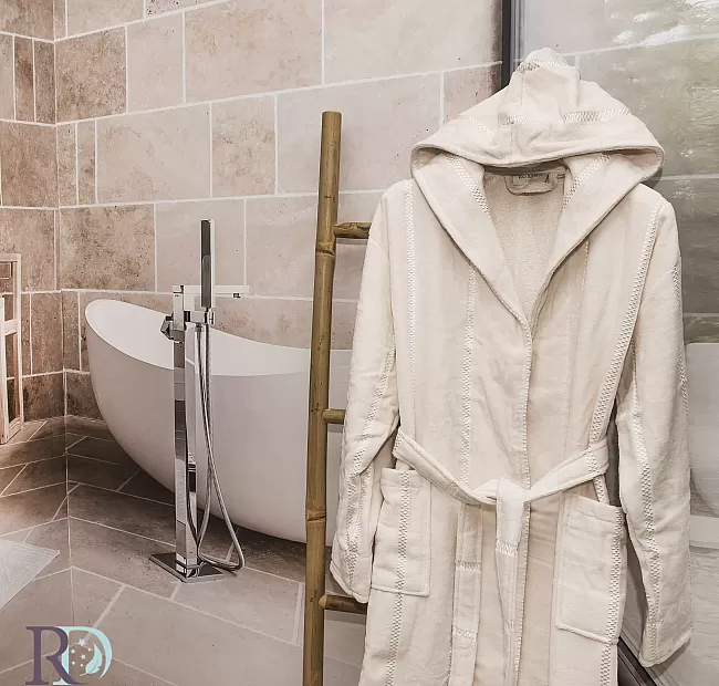 Дамски луксозен халат за баня Моника екрю - Уникален халат за баня подходящ и за подарък от плътен памук и много добра попиваемост.