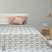Шалте-одеяло Никол 100% памук със силиконова вата - Кувертюрата „Никол“ от Roxyma Dream е стилно и функционално допълнение към вашата спалня, съчетаващо елегантност и практичност.
