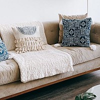 Кои възглавници да изберете за бежов диван? Няколко практически съвета