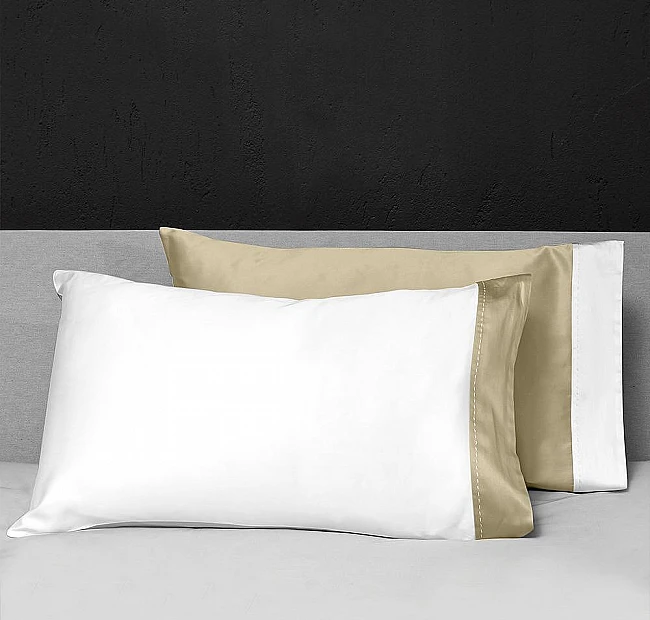Италианско спално бельо Signoria Firenze Double White Taupe 300TC нишки, Спалното Бельо - Магазин за спално бельо Италианско спално бельо Signoria Firenze Double White Taupe 300TC нишки - Съчетавайки свежест и стил за младия дух, този съвременен спален комплект от колекцията Double на Signoria Firenze предлага модерна визия с контрастни бордове, голяма практичност и