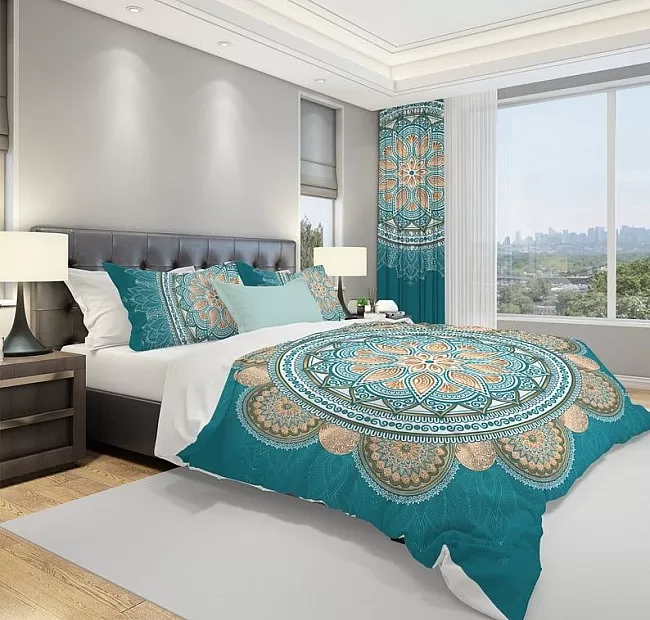 Ръчно изработен комплект спално бельо от синьо злато Boho Ръчно изработен комплект спално бельо от синьо злато Boho - Чрез закупуване на комплект спално бельо от мандала от Никол Танеф ще бъде гарантиран здравословен нощен сън и усещане за уникалност, тъй като никъде другаде не можете да намерите същите дизайни.